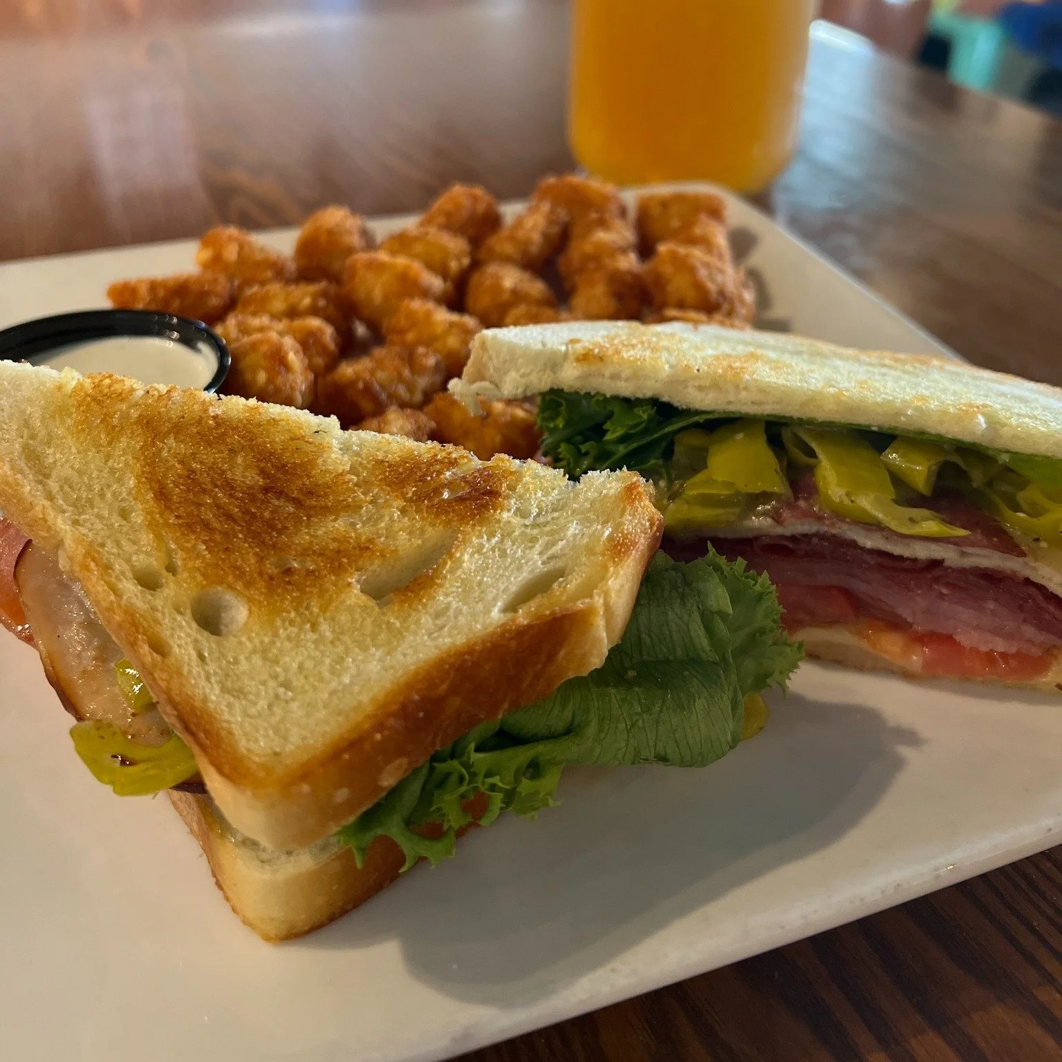Sunday is for slowing down, catching up, and enjoying a delicious meal with the people you love. Join us at Dreez tomorrow for brunch and choose from our full lineup of breakfast and lunch favorites. We have mimosas, cocktails, and all the good vibes
