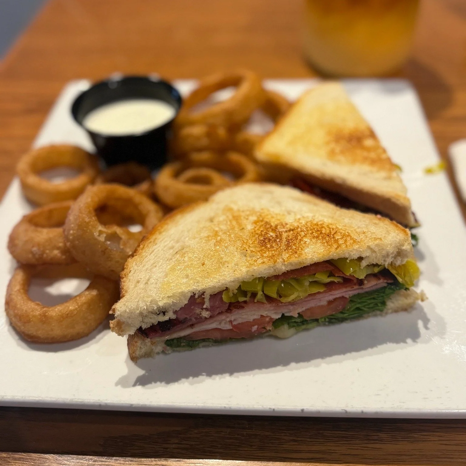 Lunch made fresh, just for you! Stop by Dreez and enjoy a menu full of mouthwatering options. Whether you’re in the mood for something light and fresh or hearty and satisfying, we’ve got you covered.
Open 7am–2pm daily, so you ca