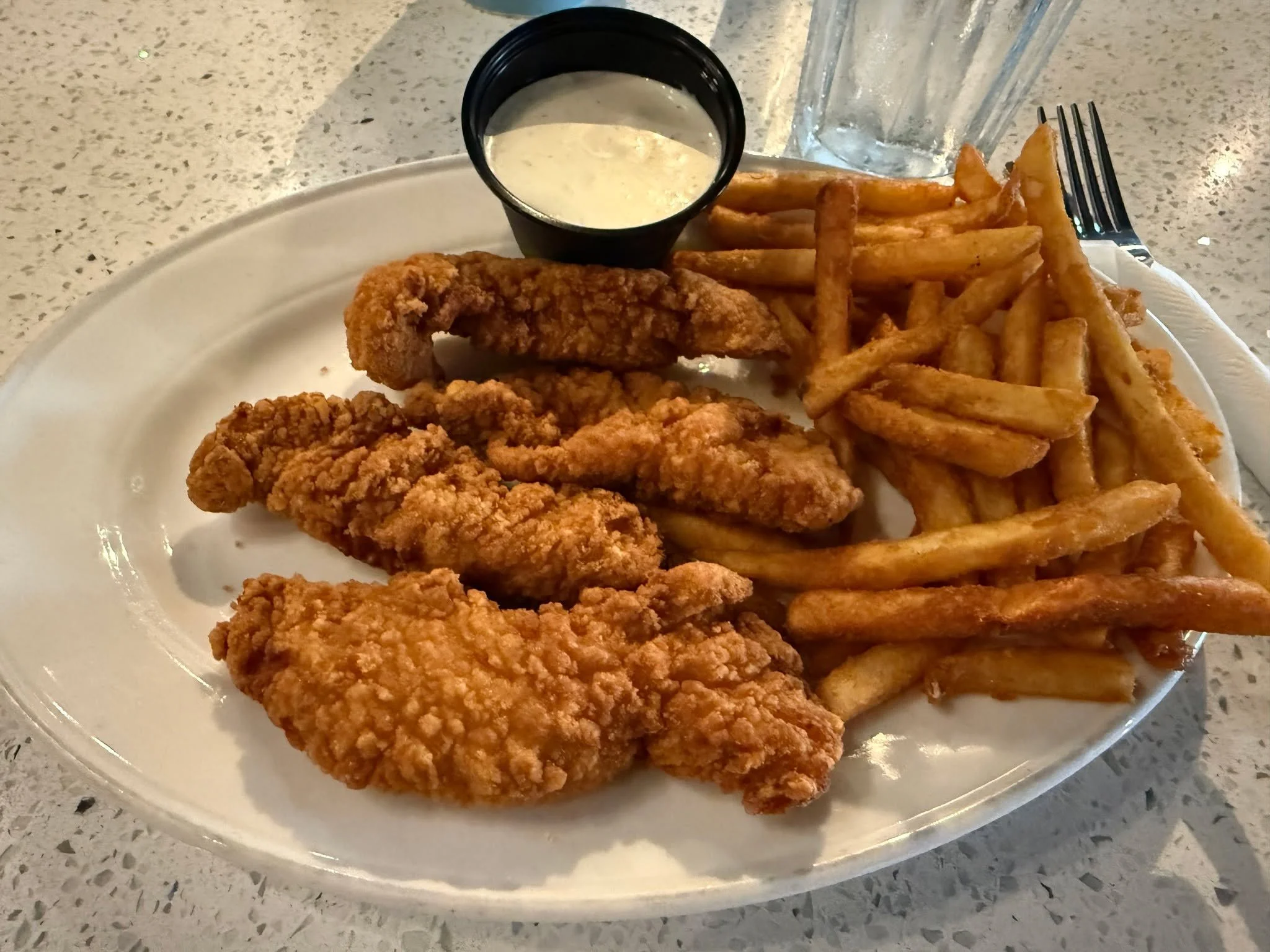 Chicken tenders so juicy they deserve their own fan club. Pair them with fries and you will not be disappointed!
Call now to place a to go order!
📞 (775) 777-7931
#Elkodreez #explorenevada #familyrunbusiness #foodie #elkonv #nevadalife #nv #ne