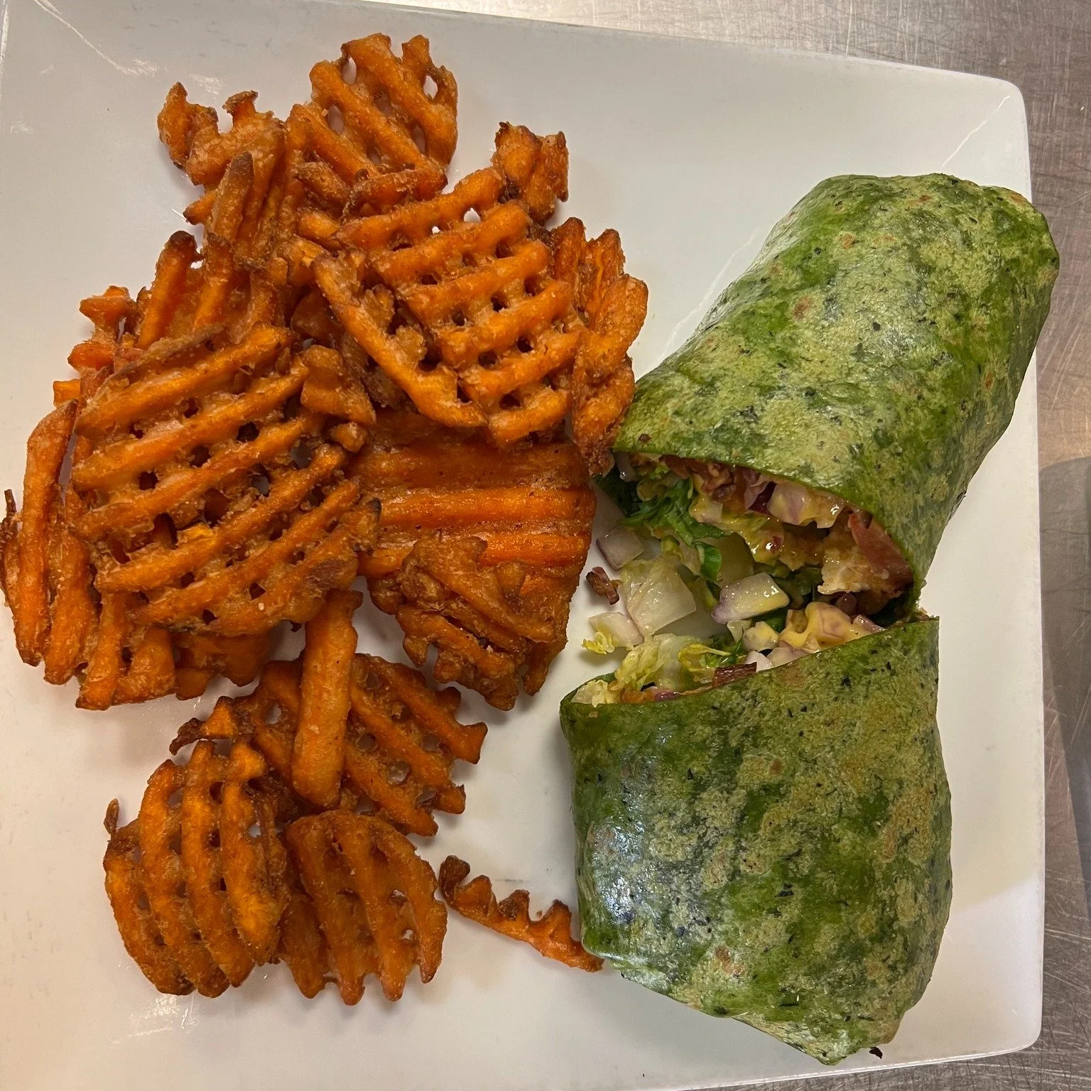 When lunch looks this good, meetings can wait.
Stop in today!
📍 405 Silver St, Elko
#Elkodreez #explorenevada #familyrunbusiness #foodie #elkonv #dreezlunch