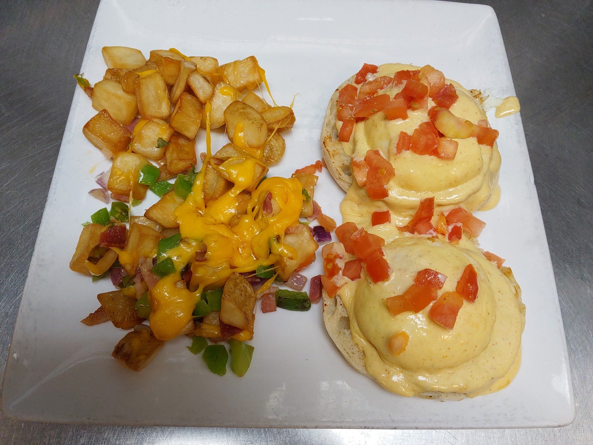 There&rsquo;s no wrong way to brunch, especially when it comes to Eggs Benedict! 🍳🥞 Try one of our delicious variations, from the classic favorite to fun twists you&rsquo;ll only find at Dreez.

#Elkodreez #explorenevada #familyrunbusiness #foodie 