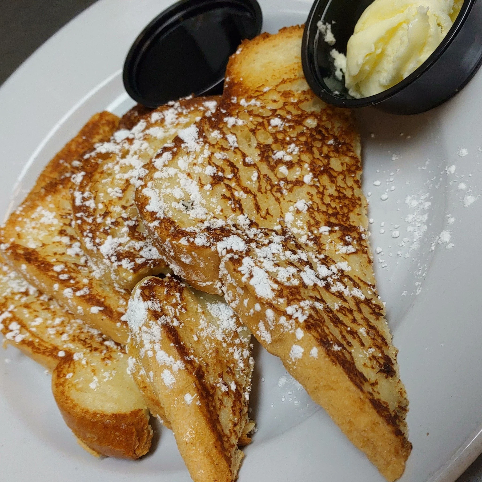 Golden, buttery, and dusted with powdered sugar! French toast just the way you like it! 🍞✨ 

Start your morning right at Dreez.

 join us daily from 7am&ndash;2pm.

#Elkodreez #explorenevada #familyrunbusiness #foodie #dreezbreakfast #brunchspot