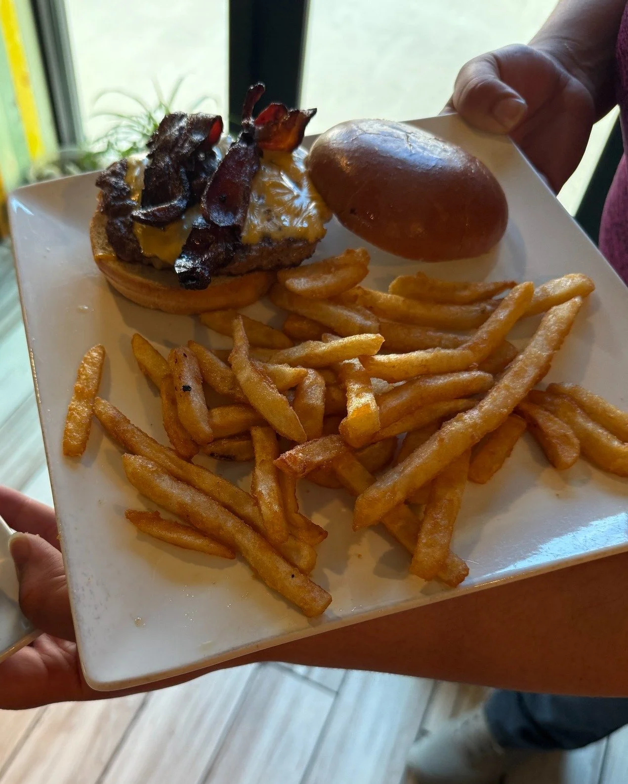 A classic combo done right. 
Burger and fries at Dreez. 🍔🍟
📍 405 Silver St, Elko, NV 
⏰ Mon&ndash;Sun: 7 AM &ndash; 2 PM 
🌐 dreezelko.com
#Elkodreez #explorenevada #familyrunbusiness #foodie #dreezbreakfast