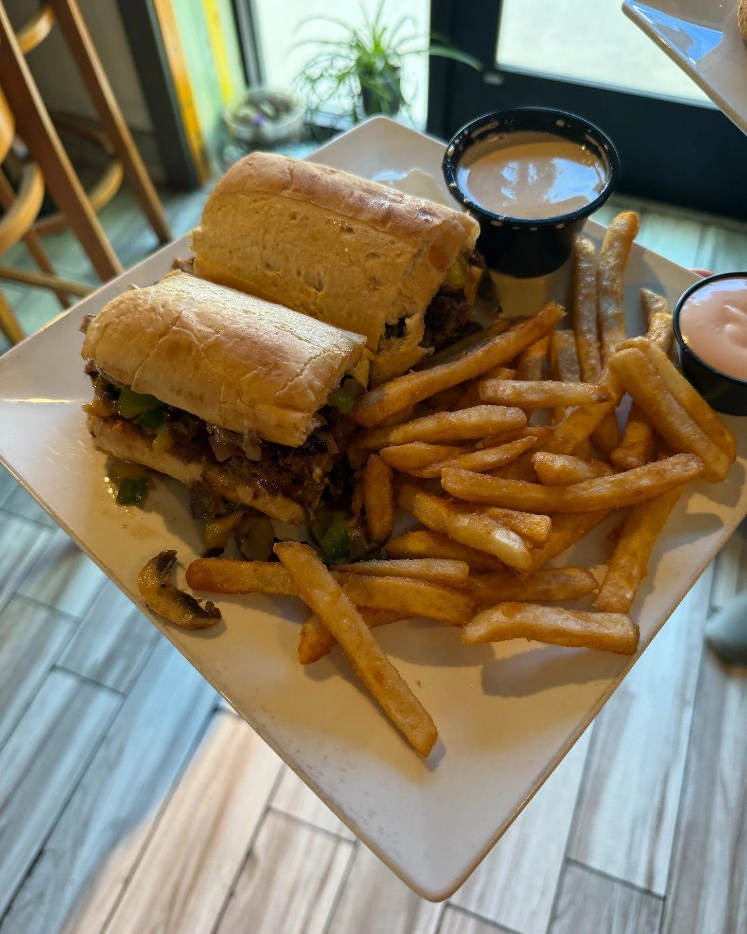 This one is all about flavor. Tender roast beef, a toasted roll, and that perfect dip on the side, plus a plate of fries to go with it. Simple, filling, and done right at Dreez.

#Elkodreez #explorenevada #familyrunbusiness #foodie #elkonv