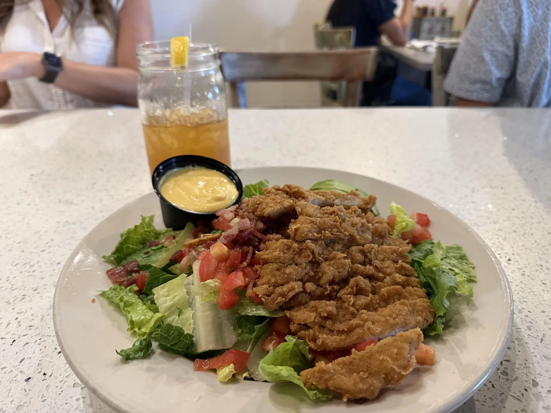 Not all salads are the same. This one is loaded, fresh, and actually satisfying. Perfect for lunch when you want something lighter but still want to leave full.
#Elkodreez #explorenevada #familyrunbusiness #foodie #elkonv