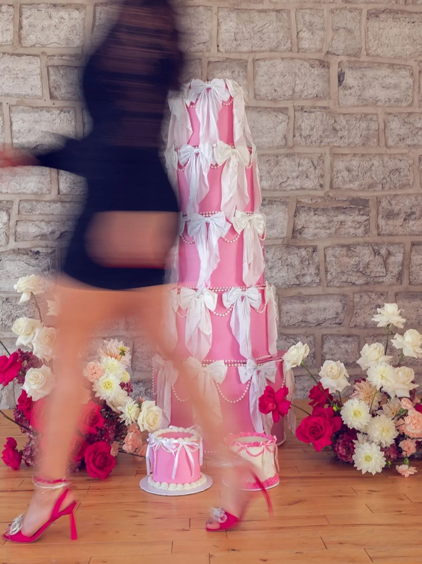 Cake tasting info 👇 

We are less than a month out before the November 13th cake tastings and so far we are halfway sold out! If you are getting married in 2026, want to plan a special activity for date night or simply feel like sharing with a group