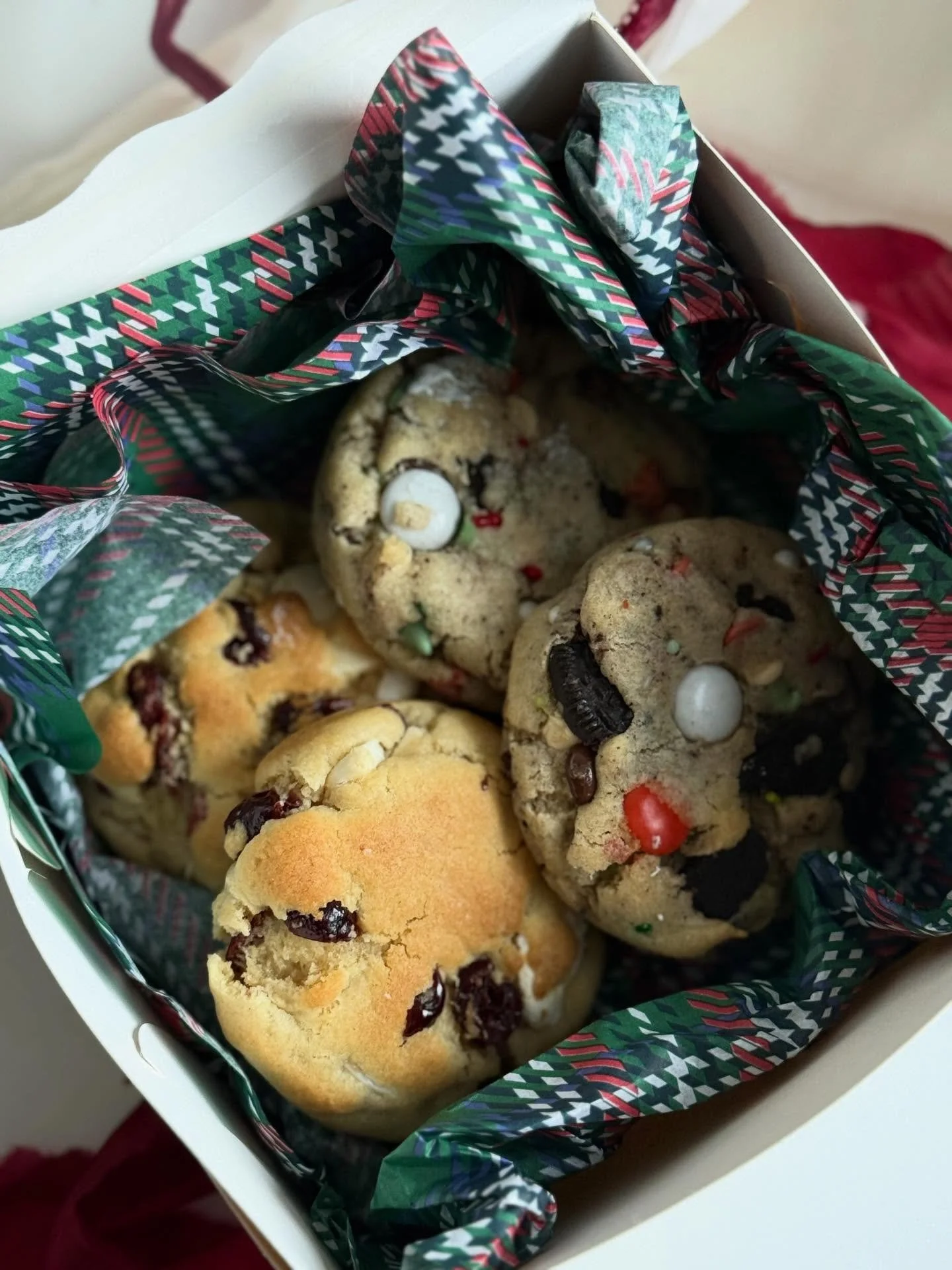 FLASH SALE

Offering up some last minute holiday cookies available for pick up today or tomorrow in the west end of Kingston.

White chocolate chip cranberry cookies and what I like to call the festive AF batch (chocolate chips, smarties, M&amp;Ms, O