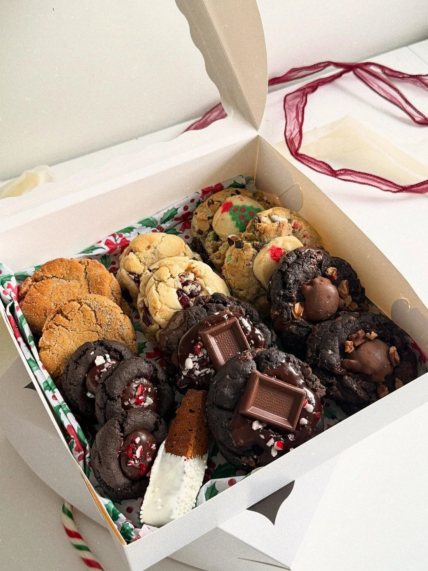 FLASH COOKIE SALE

I made a crap ton of cookies this weekend, so mix n match cookies boxes are available all weekend long. We are about halfway sold out! Flavours and pricing below 👇 

4 for 12$
6 for 20$
12 for 35$
6 pack of ginger molasses cookie 