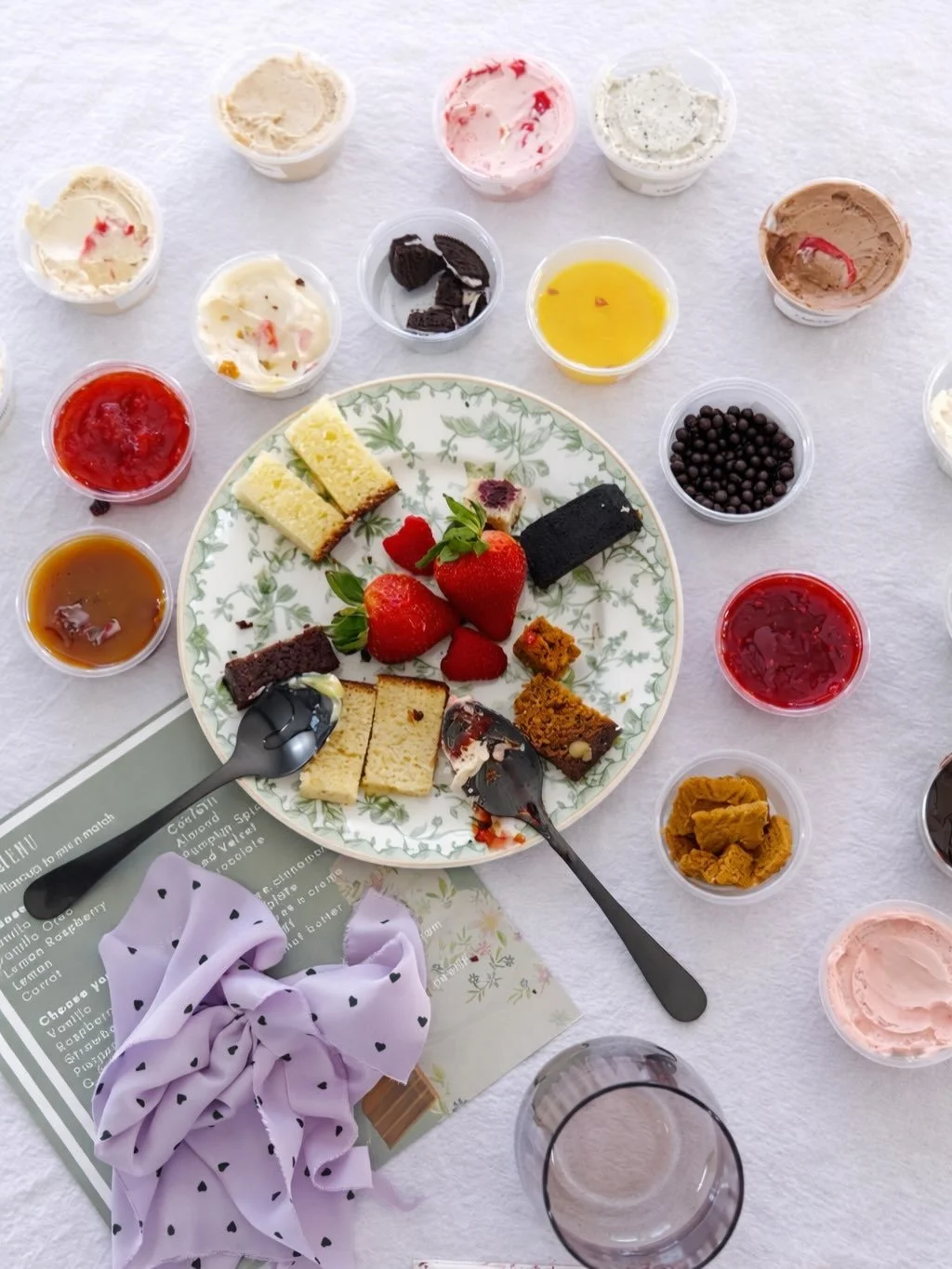 Elevate your cake-tasting experience by creating a full spread and laying everything out beautifully. ✨

Here&rsquo;s how I love to do it &mdash; and why it makes such a difference:

Think of your tasting as a moment, not just a bite. When you set ou