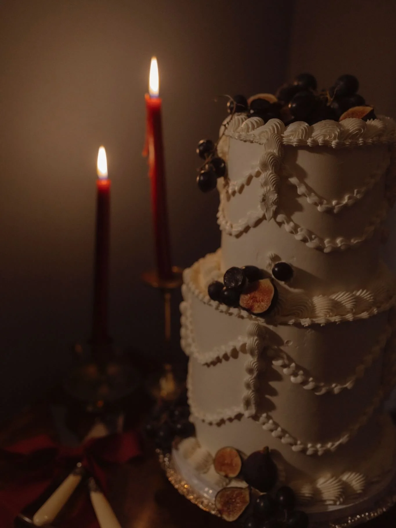 This editorial came together in the most charming setting&mdash;a vision shaped by light, texture, and a couple who made the space feel alive. ✨ 

Special shoutout to @janita.ohara for bringing this to life 💕 

Concept and photography: @janita.ohara