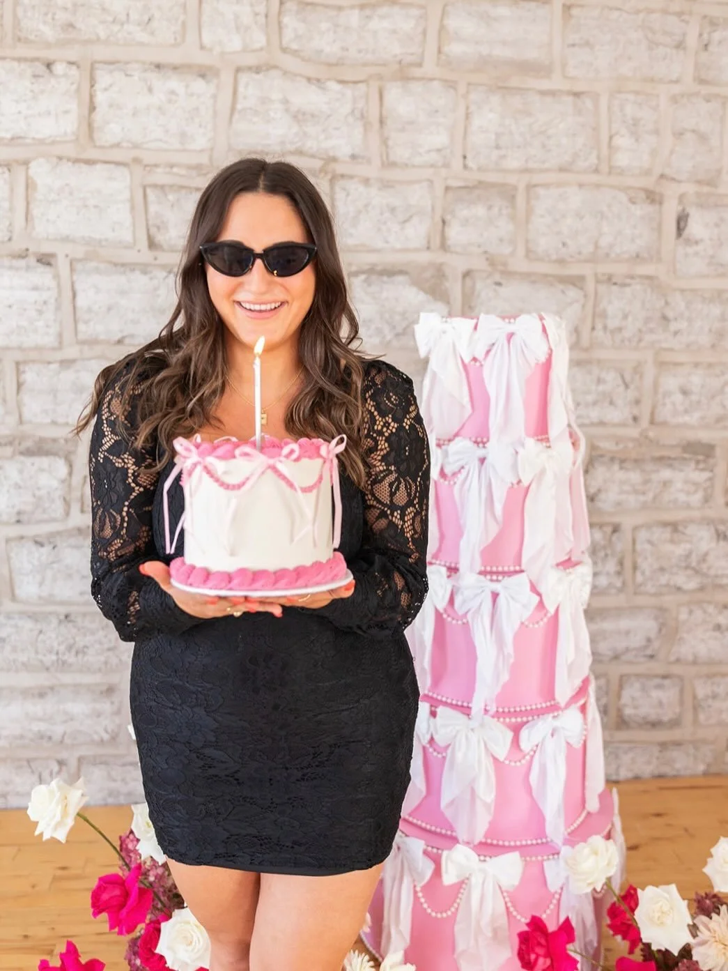 Hi friends!!

Tomorrow is the final day to pick up cake tasting boxes before we take a break for the summer and dive into weddings! By we, I mean me 😂

Check your email for pickup info &mdash; I&rsquo;ll be handing out boxes from 5&ndash;8 PM. Can&r