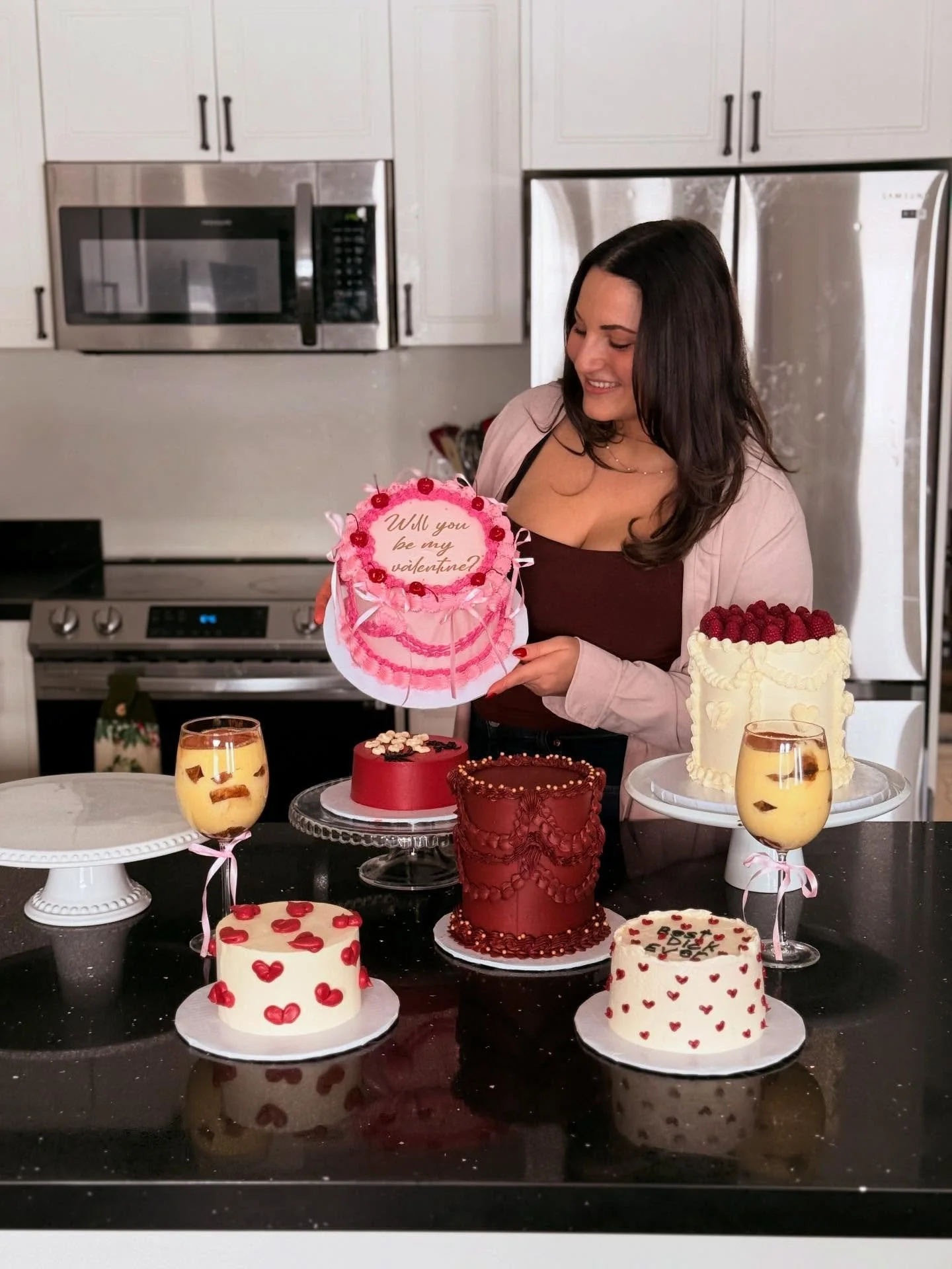 Ashley&rsquo;s kitchen turned SIX last week and I&rsquo;ve been so busy I forgot to share!! So I&rsquo;m sharing some pics of me, desserts and doing what I love 💕 

Six years in business has taught me a lot, but the biggest lesson is this: creating 