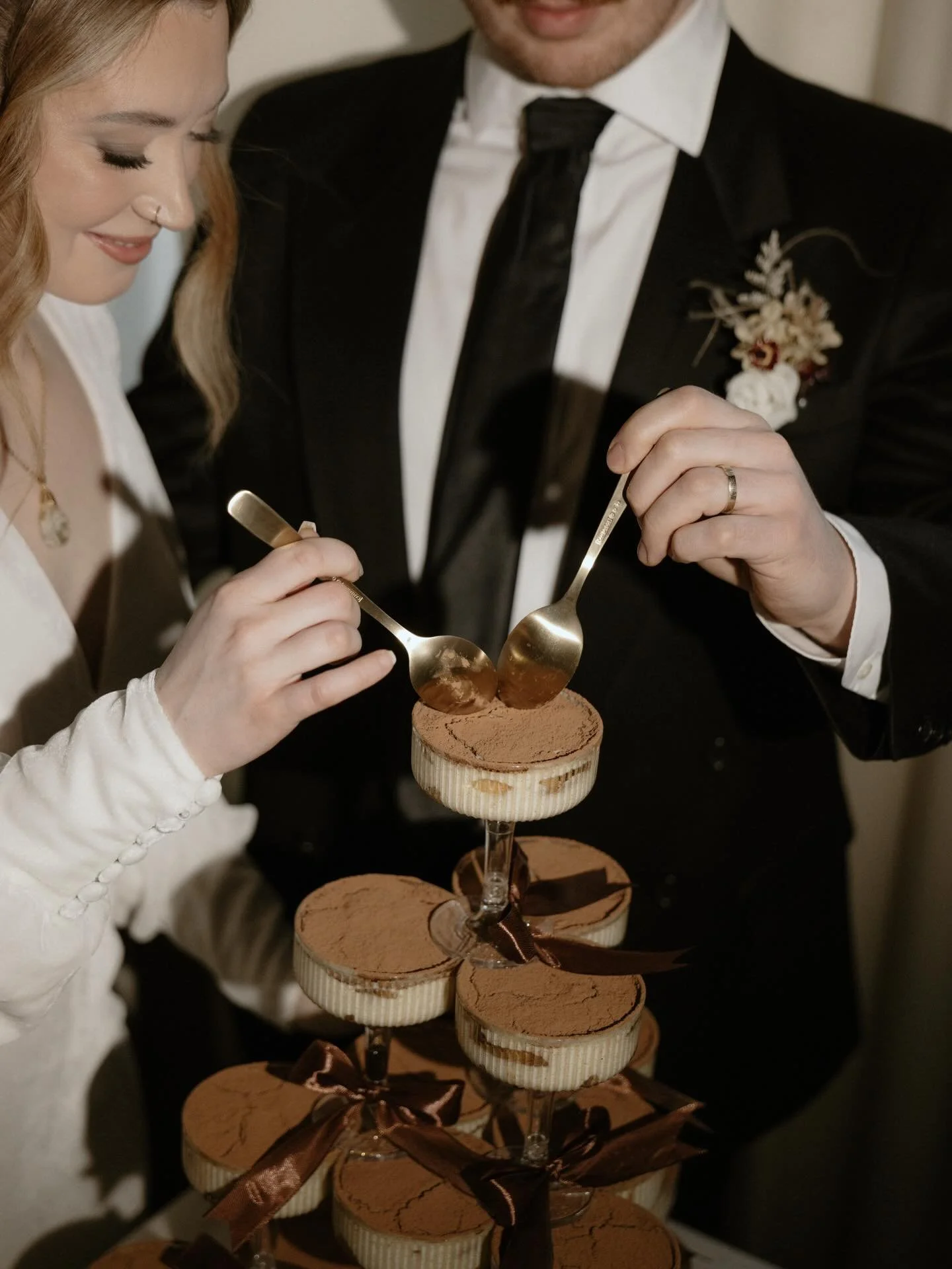 The tiramisu tower will be available on my website for weddings and events starting this weekend. Launching officially 04/20/26!!! 👀 

Cake &amp; tiramisu tower - @Ashleeyskitchen
Bouquet preservation - @Artbyhollyryan
Couple - @karyspk &amp; @mx_gr