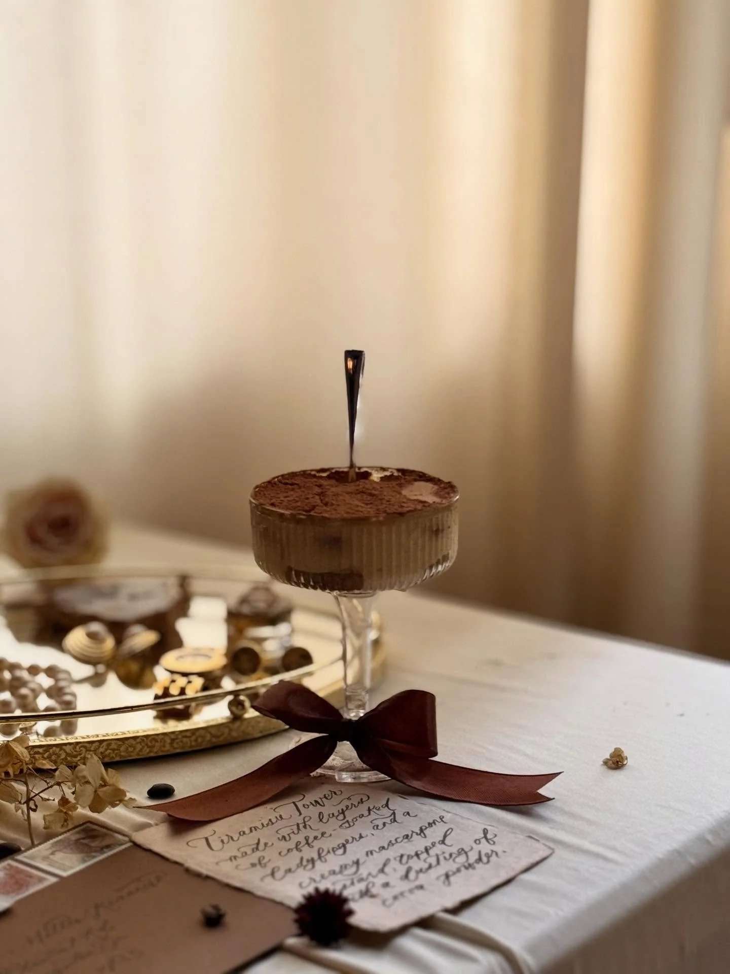 Sometimes I&rsquo;m just like woahhhh, my iPhone took this 🙂&zwj;&harr;️

Cake &amp; tiramisu tower - @Ashleeyskitchen
Bouquet preservation - @Artbyhollyryan
Couple - @karyspk &amp; @mx_grdn
Venue - @The.studioco 
Photographer - @Acrewoodcs
Videogra