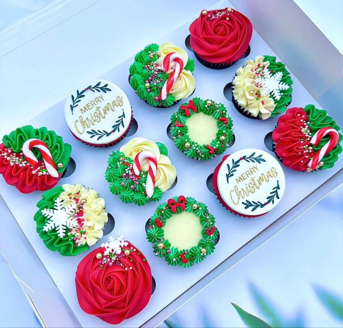 Holiday cupcakes (12)