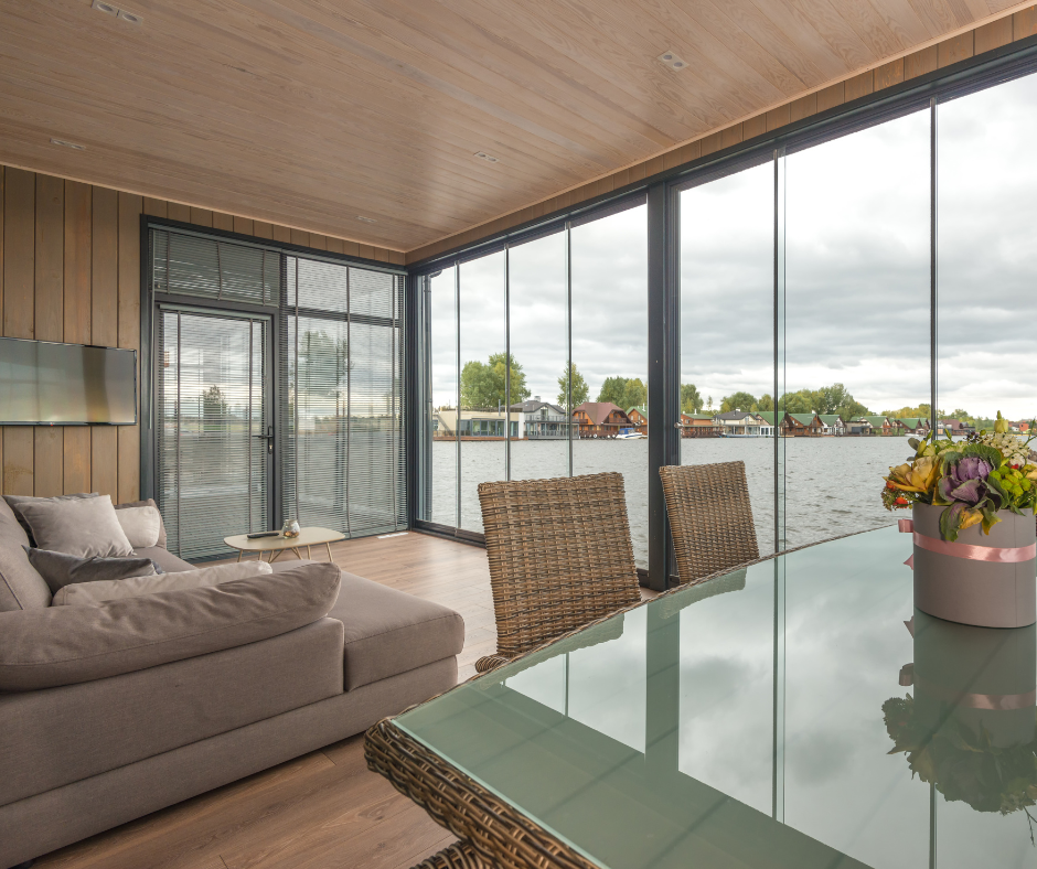 Top Design Features Every Custom Lake Home Should Have