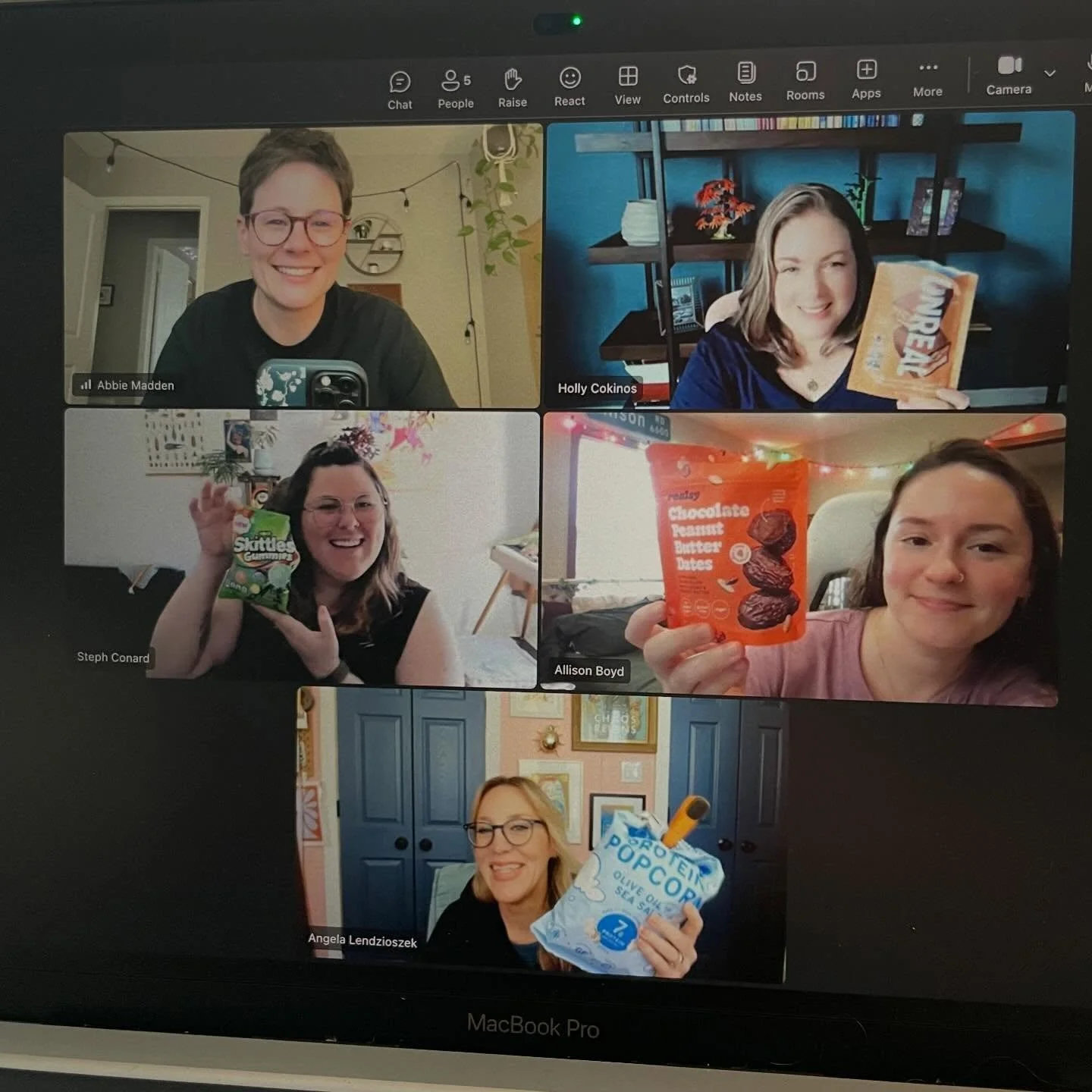 Happy registered dietitian day to the best team ever ✨💕

So grateful for these humans &amp; the unique perspectives they bring to the table, alongside the RIGOROUS EDUCATION REQUIRED TO BE A DIETITIAN ☺️☺️☺️☺️☺️ that is not had by MOST of the people