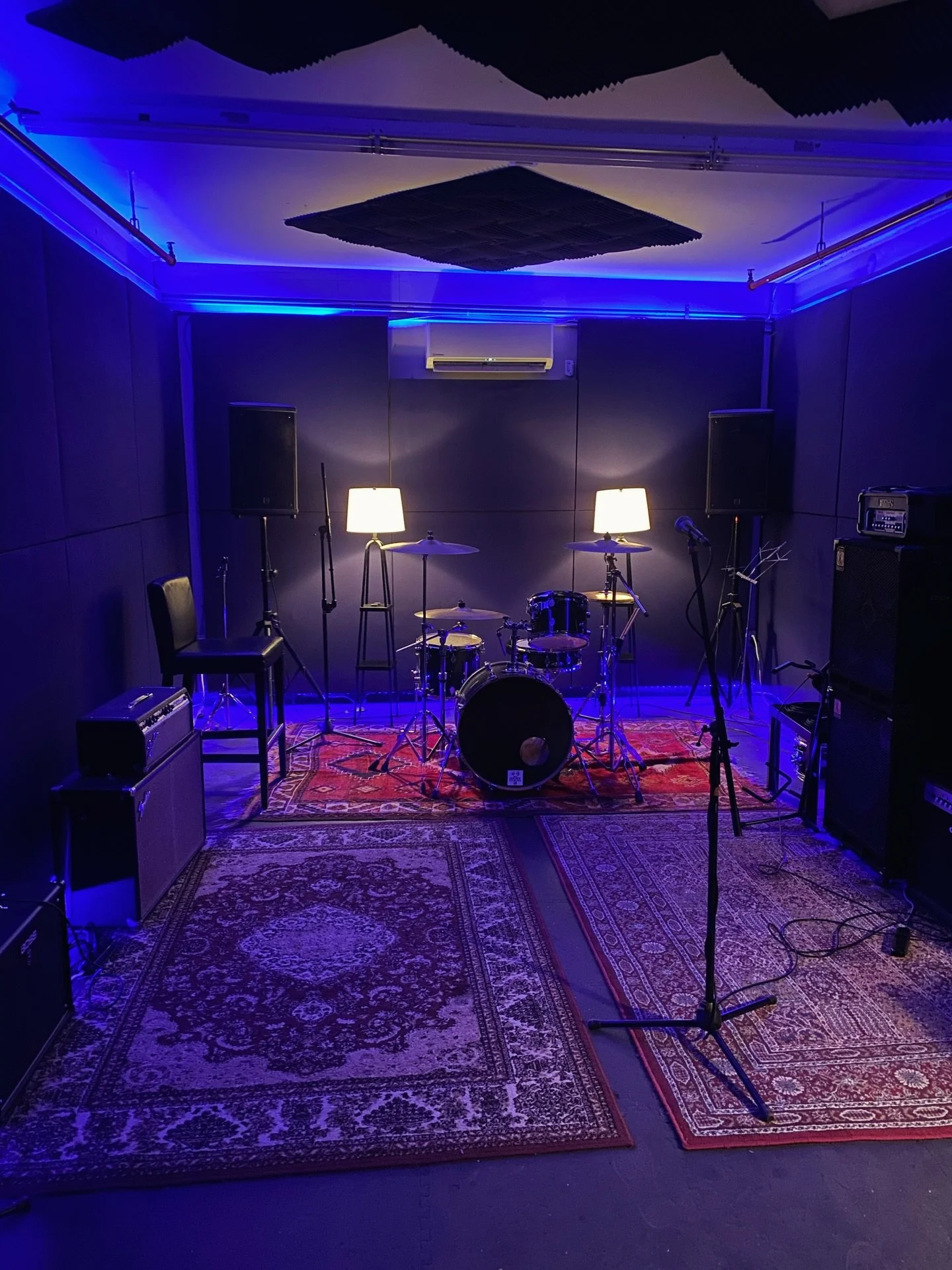 We are STILL North Toronto&rsquo;s premium boutique rehearsal studio. Book your hourly or weekly jam session today! 
&bull;
&bull;
&bull;
#toronto #torontomusic #torontobands #rehearsalstudio #northyork #torontolife #rockband #singer #guitar #drums #