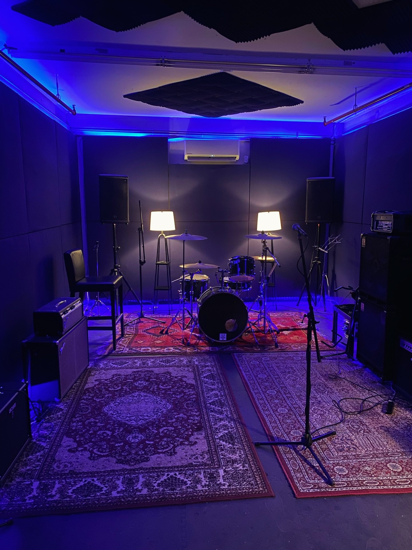 We are STILL North Toronto&rsquo;s premium boutique rehearsal studio. Book your hourly or weekly jam session today! 
&bull;
&bull;
&bull;
#toronto #torontomusic #torontobands #rehearsalstudio #northyork #torontolife #rockband #singer #guitar #drums #