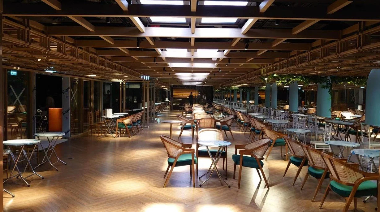 Application in Restaurant. Giving sunlight in basement.