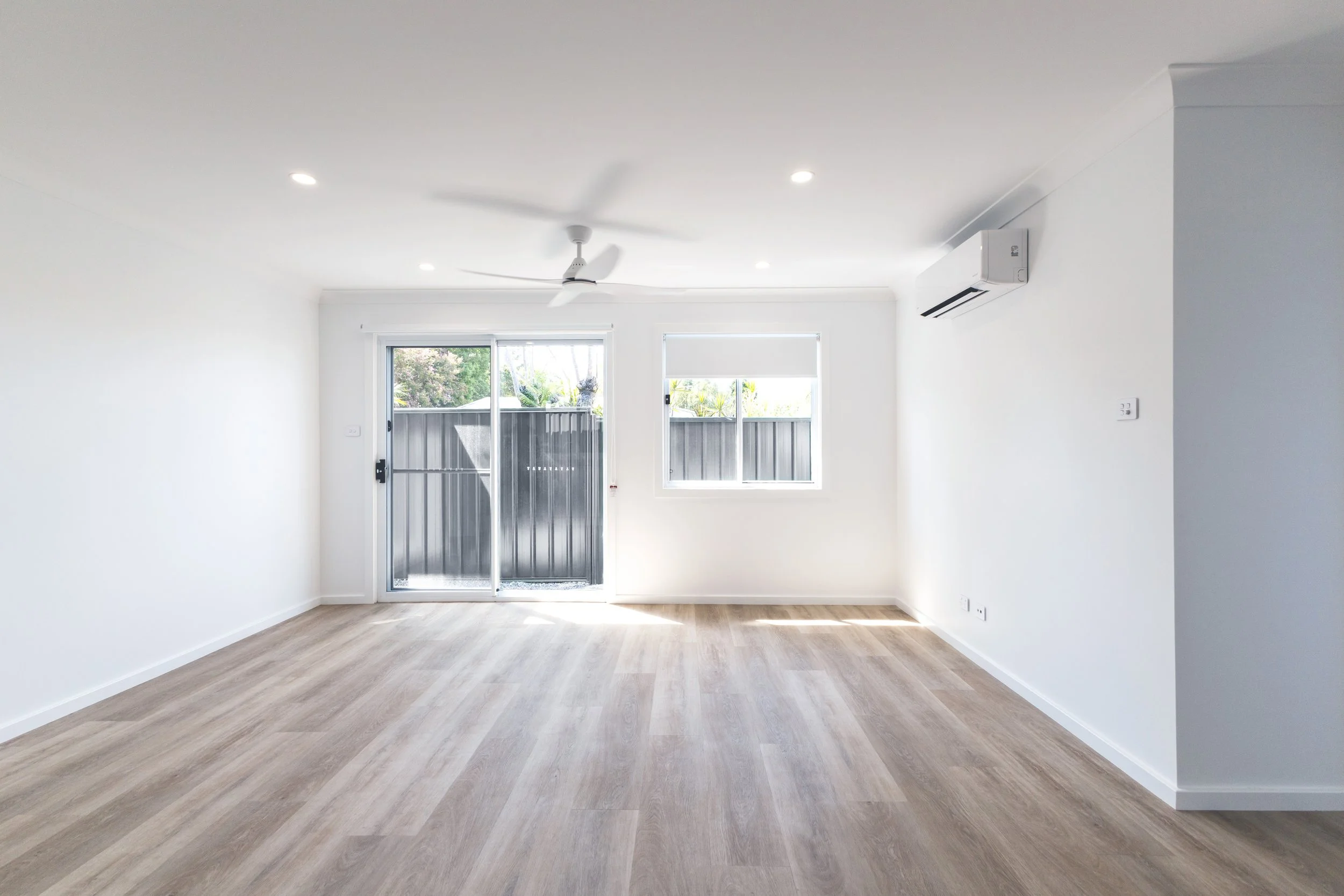 Malora EM-3-edit-small.jpg