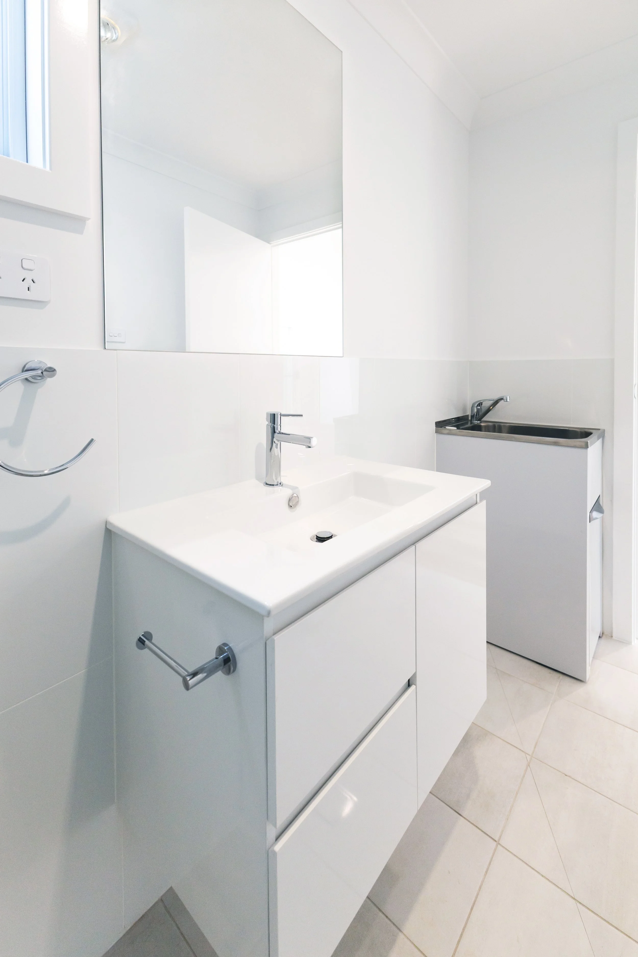 Malora EM-7-edit-small.jpg