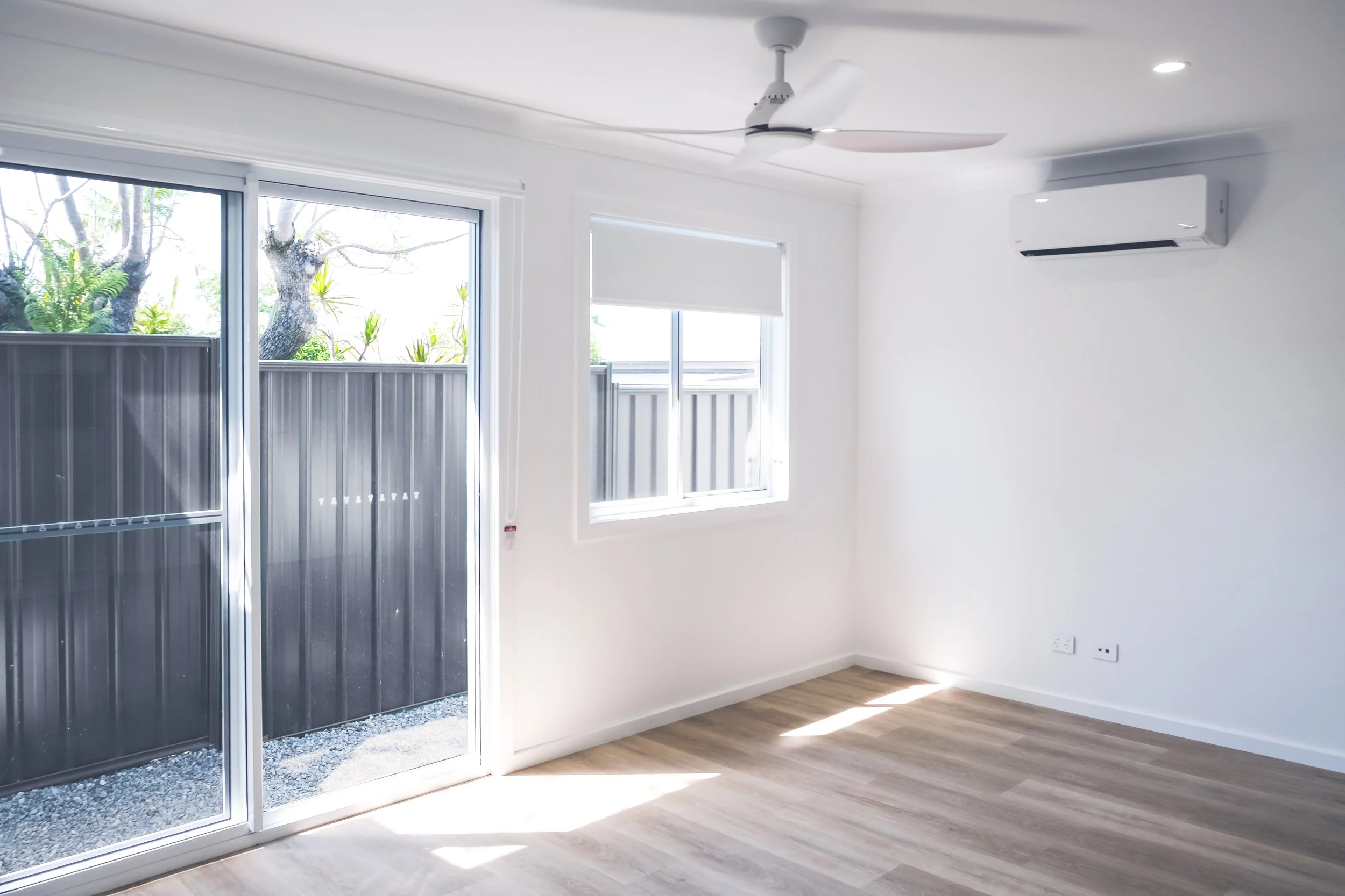 Malora EM-10-edit-small.jpg