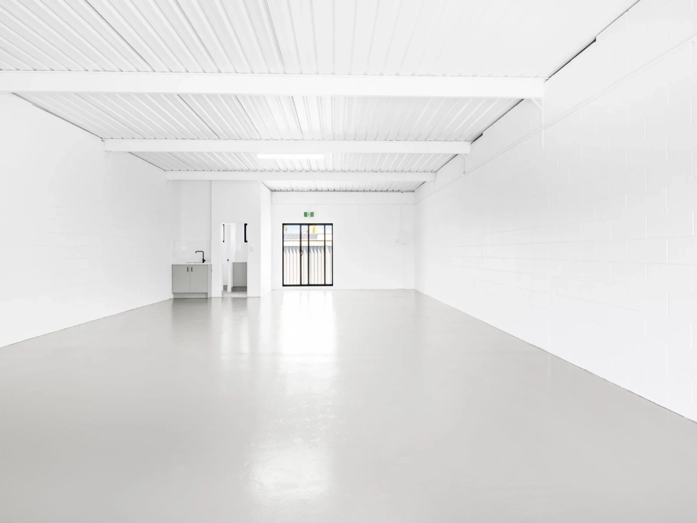 0600-H3312828-150634021__1749422669-24673-Interiorshot3.webp