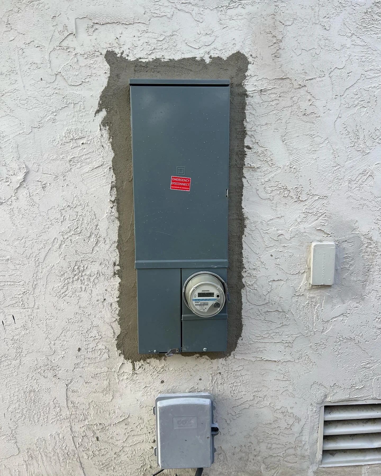 200 amp panel upgrade, stucco patch done, nice and clean