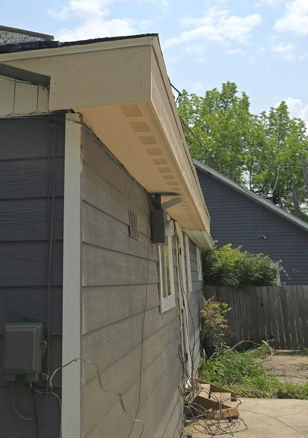 (After) Garage demo: LP soffit and fascia
