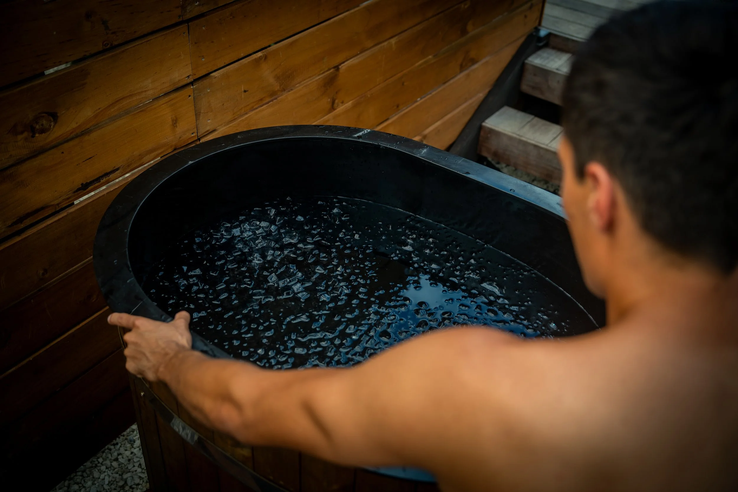 What is a Cold Plunge? (And why is everyone talking about it?)