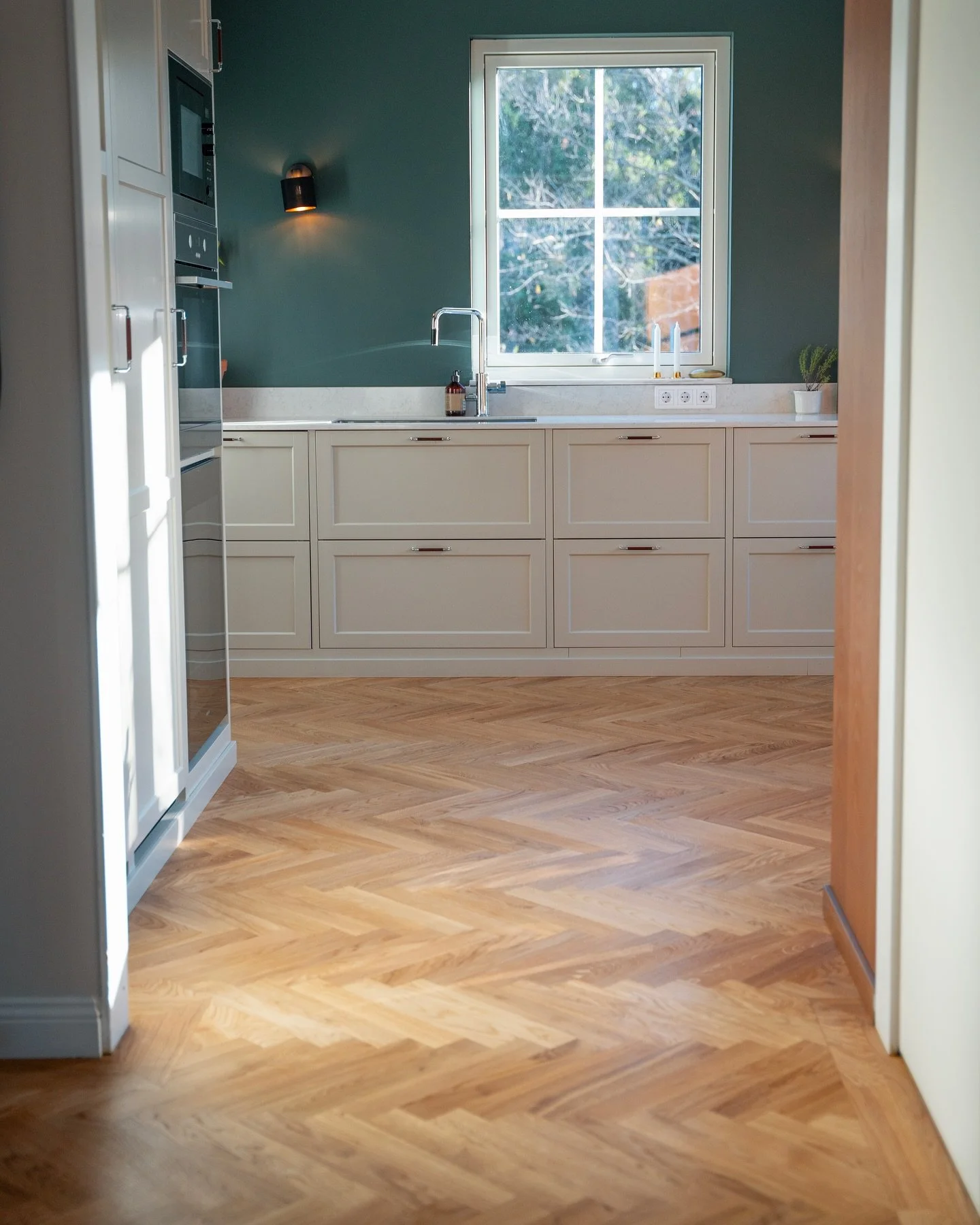 Vi str&auml;var alltid efter kvalit&eacute; och n&ouml;jda kunder! 

Du hittar oss p&aring; Karlbergsv&auml;gen 75 Stockholm 

#floor #floorwork #desgin #home #homedesign #homeinterior #heminredning #heminspiration