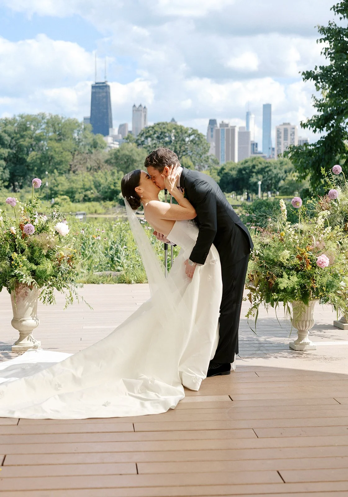 Wedding ceremony at the famous Lincoln Park honeycomb in Chicago