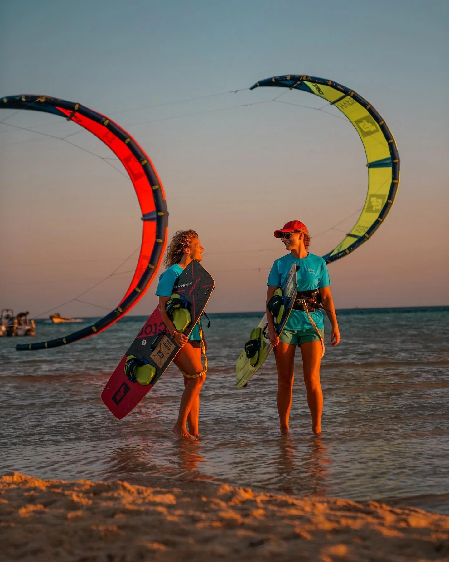 CRAZYFLY 

#kitesurfing #surfebutikken #breezeadventure @surfbutikken @breezeadventure

📸 @thisistilt
