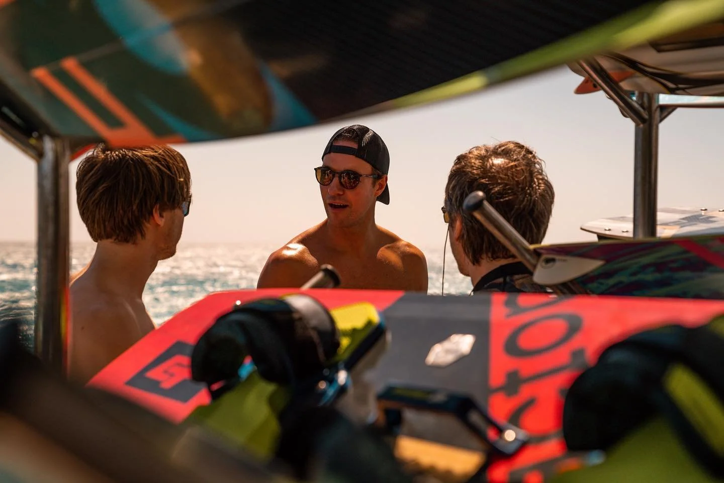 KITECREW  #kitesurfing #kitegear #breezeadventure @breezeadventure

📸 @daniellashby