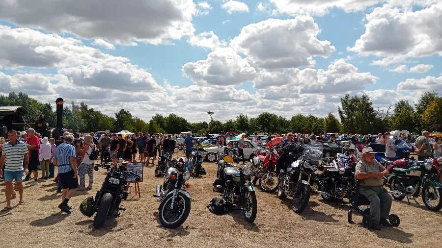 Bromham Community Hub - Vintage Vehicle Meet