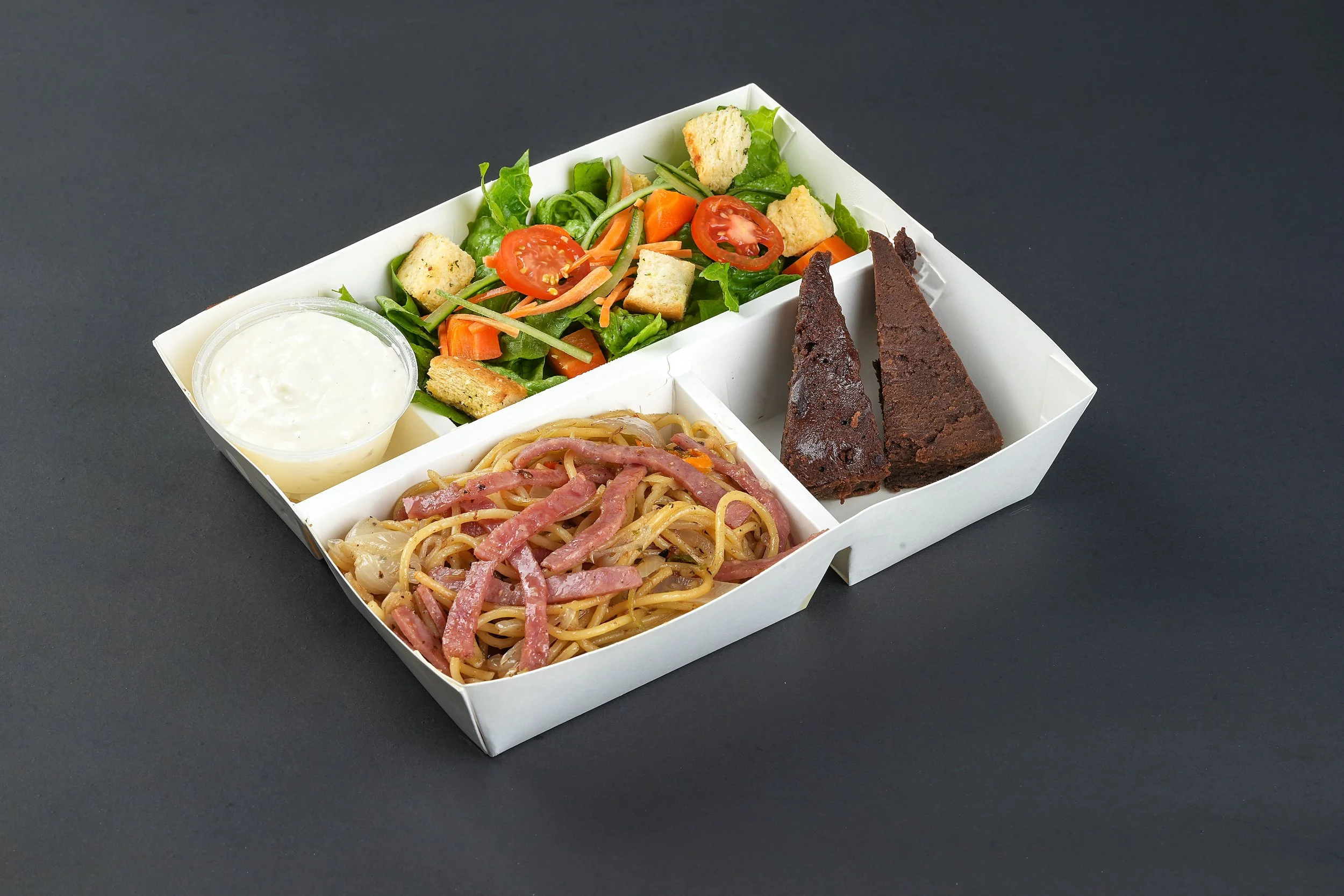 Menu 8 - Rp 39.000
- Balinese Beef Pasta, Salad, Choco potato cake