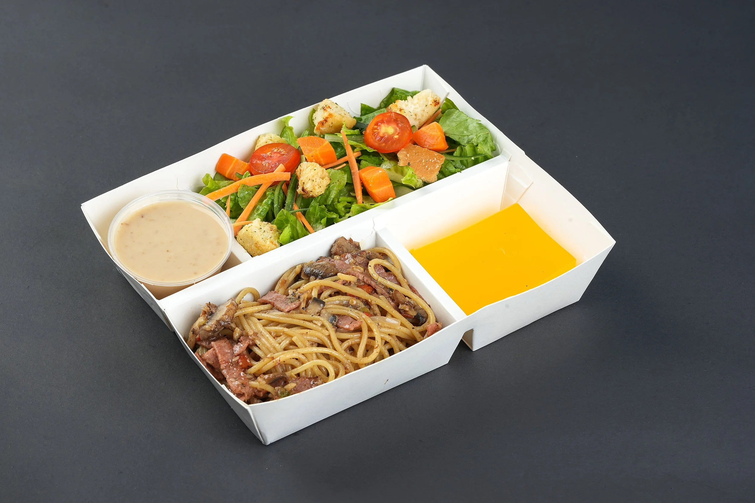 Menu 7 - Rp 39.000
- Deluxe spaghetti aglio olio, Salad, Pudding