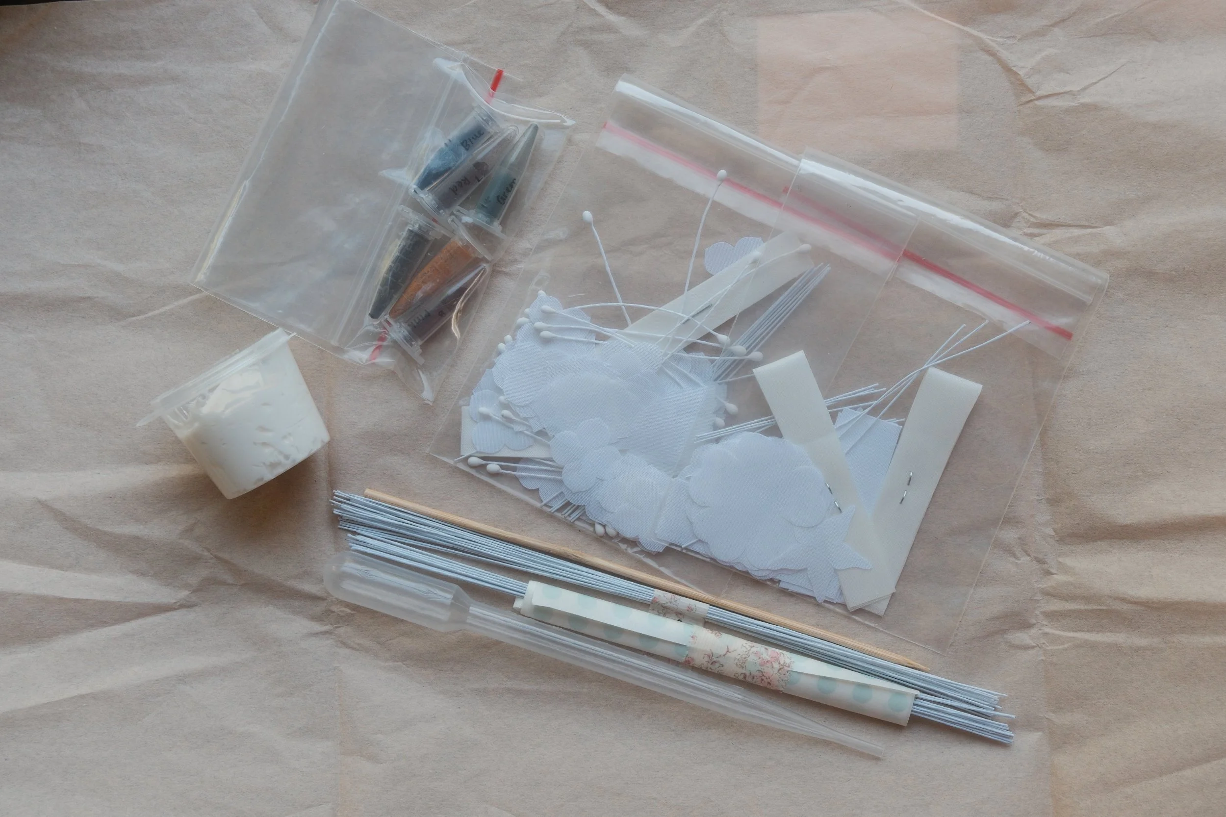 ninahana-artflower-masterclassstarterkit2.jpg