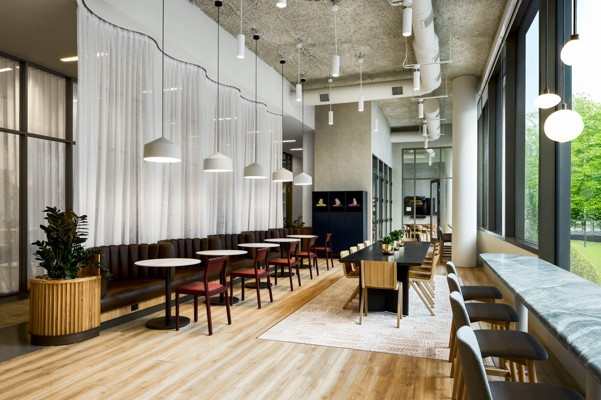 luxury-hospitality-interior-design-photography-restaurant-dining-layout-by-kip-dawkins.