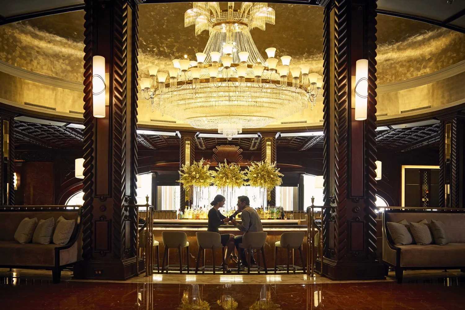 luxury-hospitality-branding-photography-grand-chandelier-bar-lounge-by-kip-dawkins