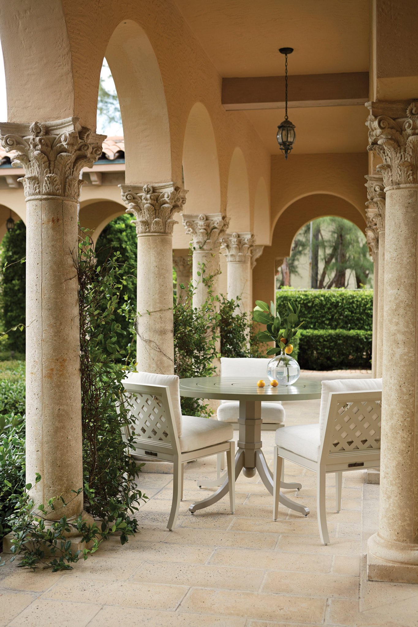 uxury-resort-architecture-photography-mediterranean-courtyard-patio-by-kip-dawkins