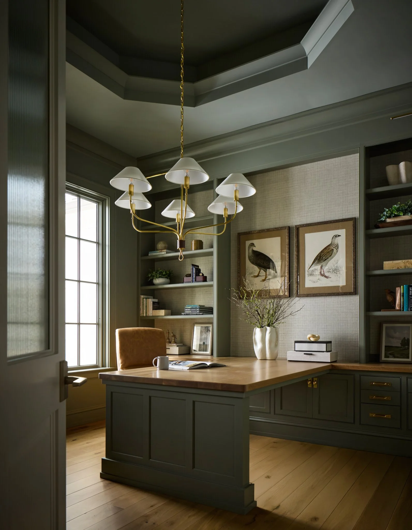 luxury-home-office-library-interior-design-architectural-photography-by-kip-dawkins
