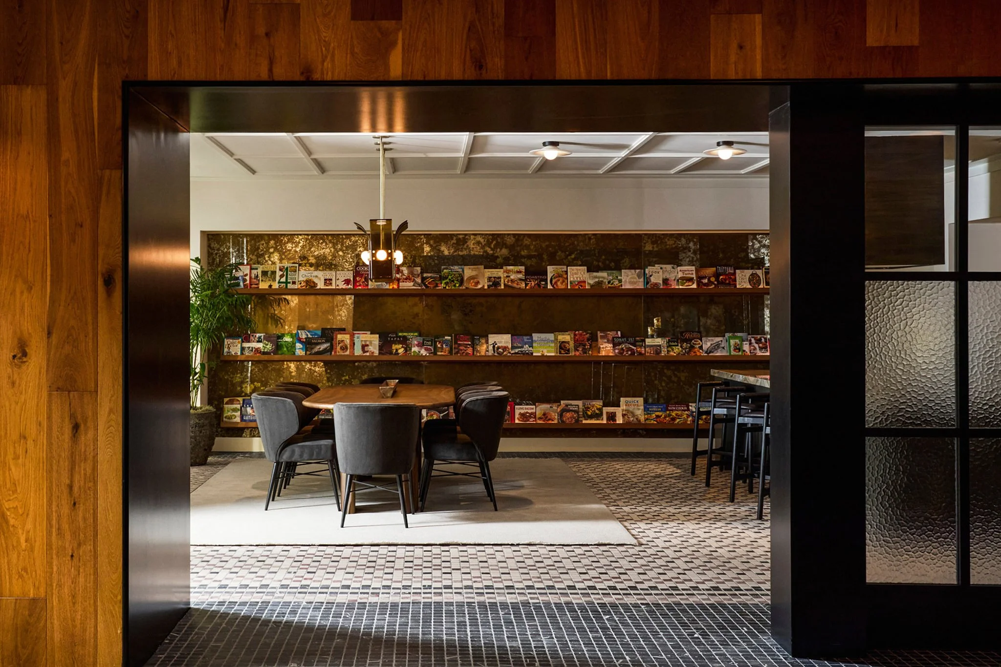 luxury-hospitality-interior-design-photography-executive-boardroom-layout-by-kip-dawkins