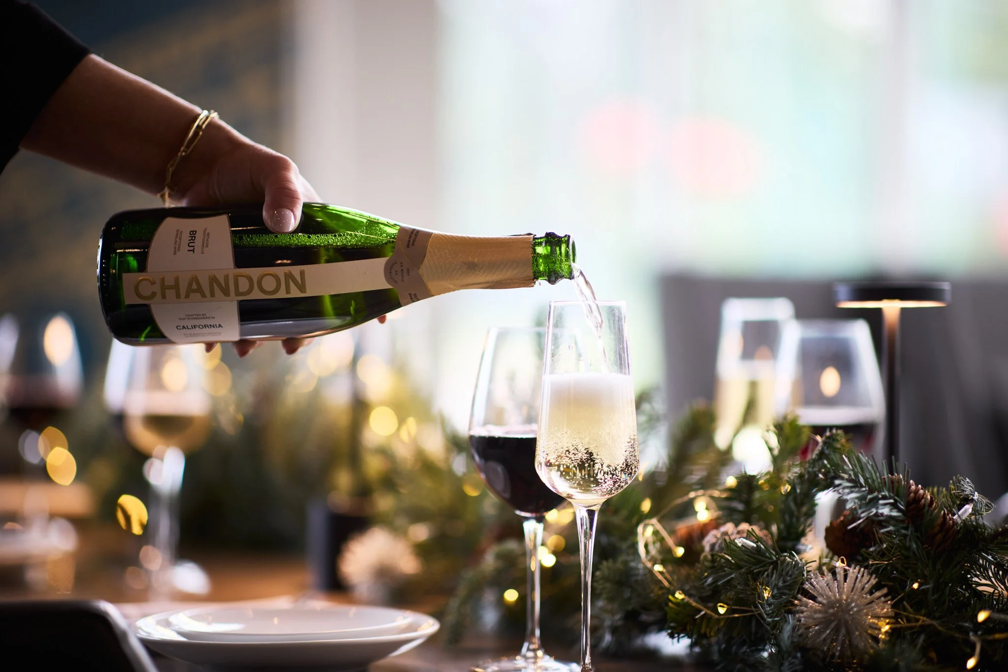 commercial-beverage-advertising-photography-champagne-pour-luxury-hospitality-by-kip-dawkins