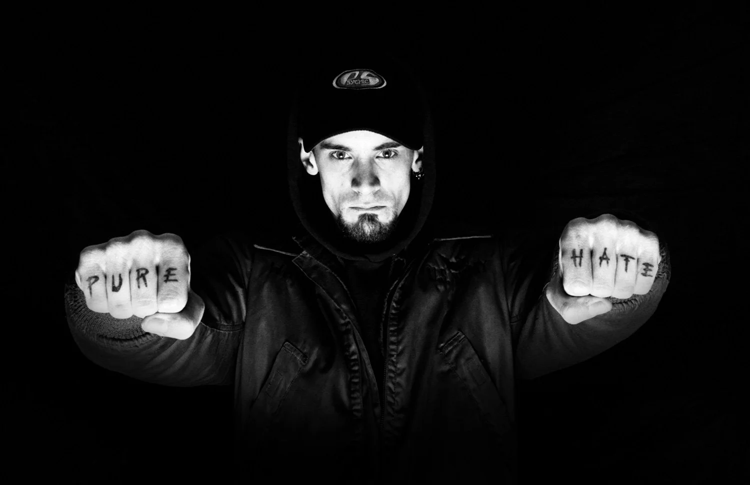 jeff-eden-tattoo-artist-portrait-pure-hate-knuckles-richmond-va-by-kip-dawkins