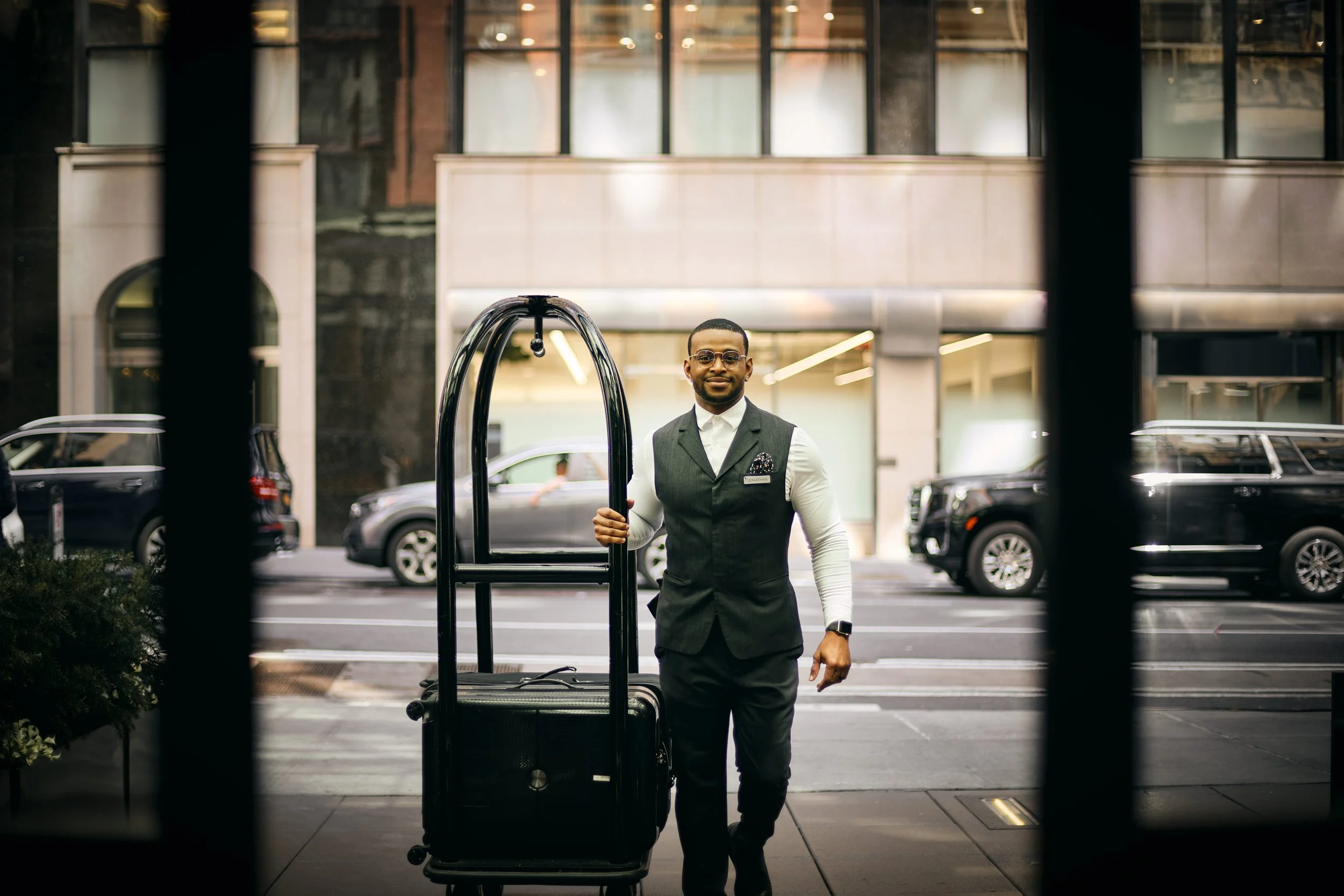archer-hotels-commercial-hospitality-lifestyle-photography-bellhop-service-by-kip-dawkins