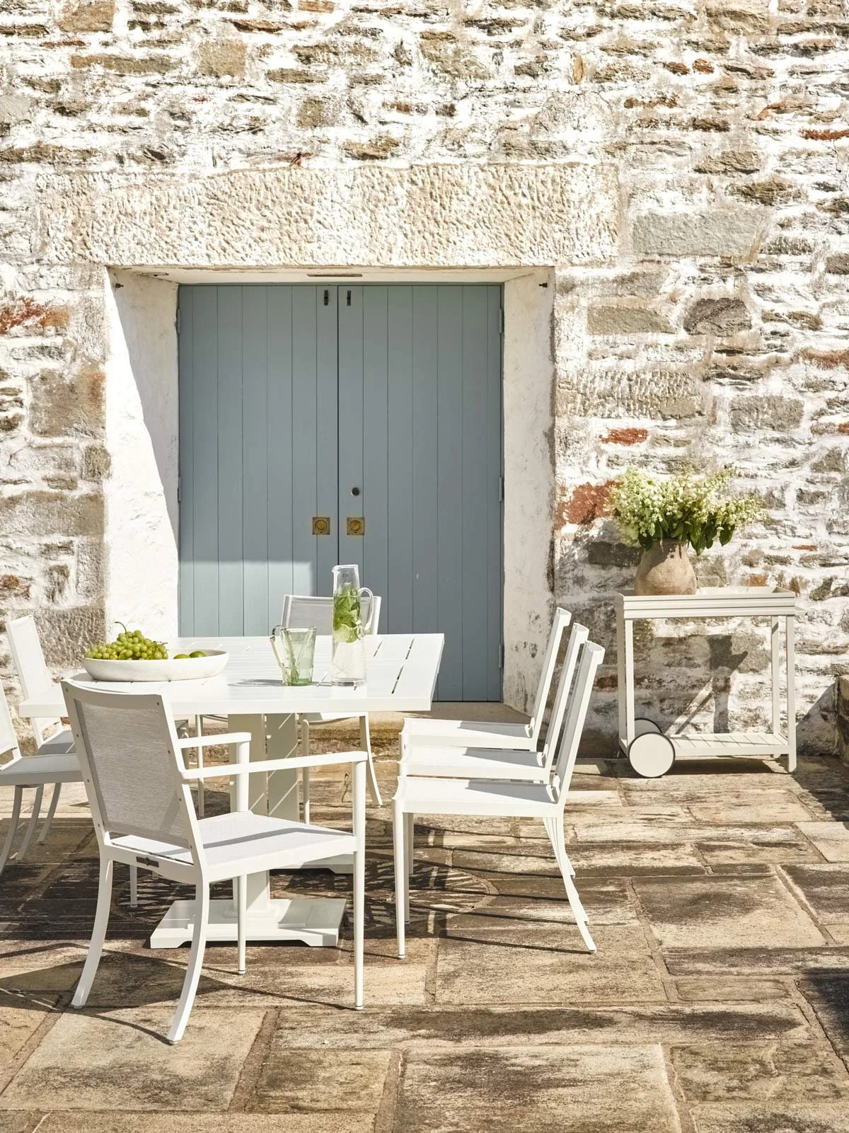 mckinnon-and-harris-outdoor-patio-dining-furniture-stone-cottage-architecture-by-kip-dawkins