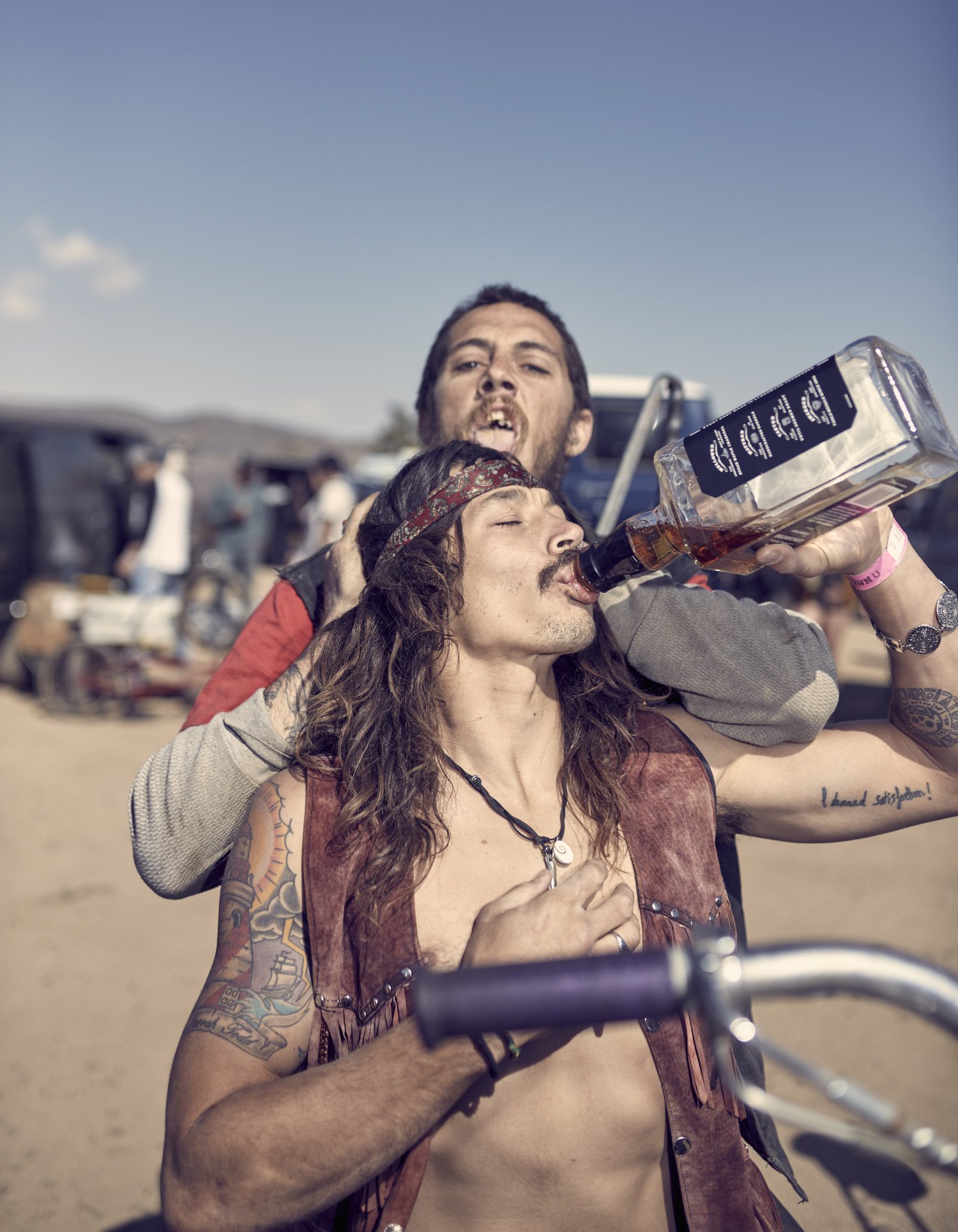 retro-biker-culture-mojave-desert-lifestyle-documentary-photography-by-kip-dawkins