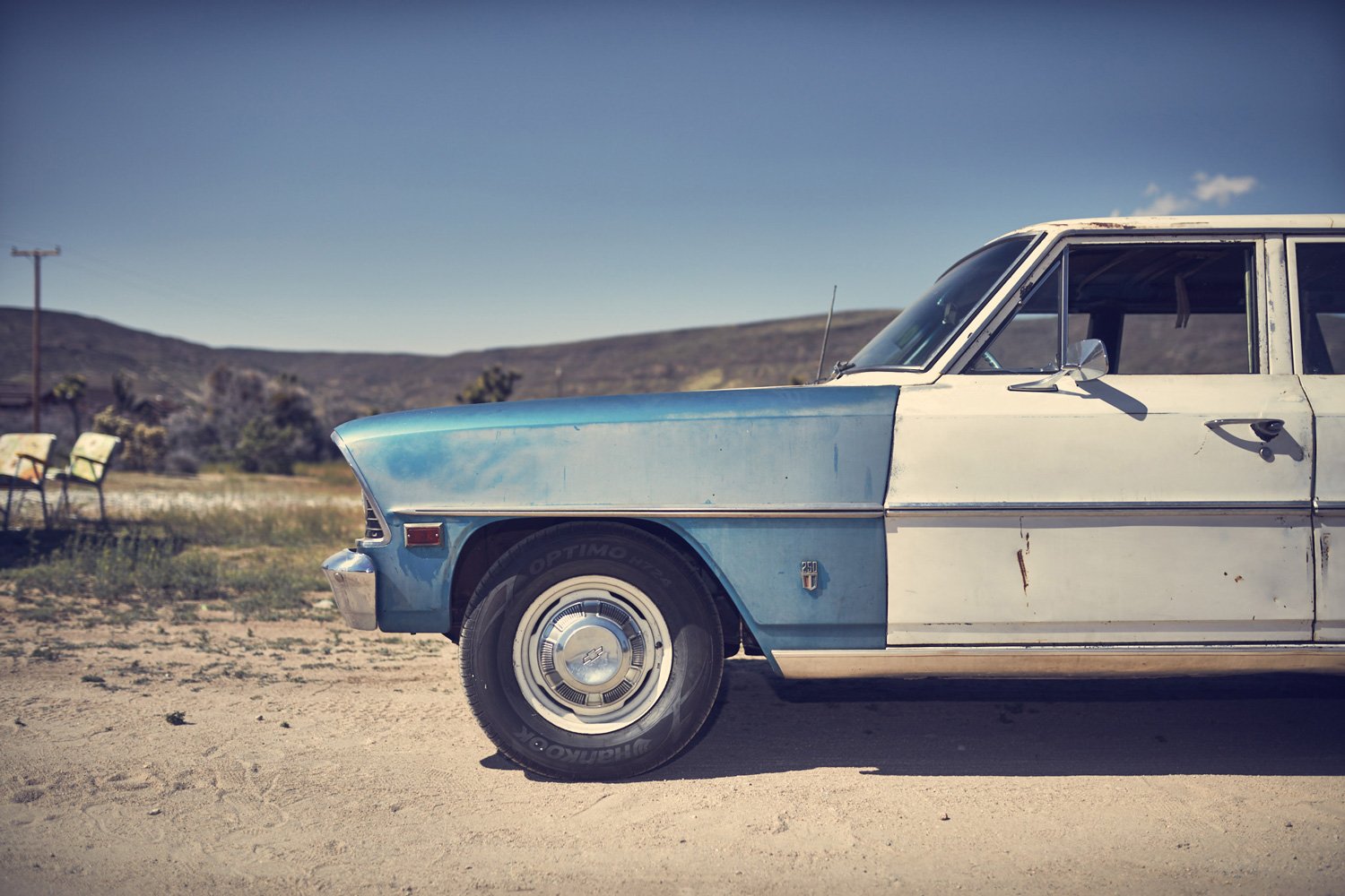 classic-vintage-car-mojave-desert-americana-lifestyle-photography-by-kip-dawkins